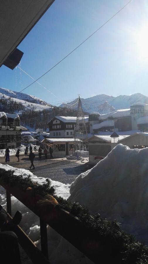 46 Vale C'E' Al Villaggio Olimpico Di Colle Sestriere Екстериор снимка